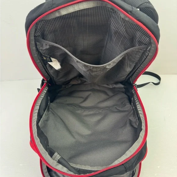 Timbuk2 Backpack OS Black Red Zippers Slim laptop travel commuter READ FLAWS - Picture 13 of 16